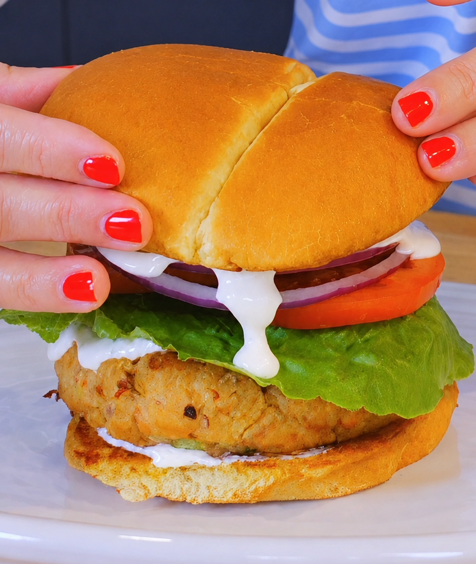 Salmon Burgers With Herbed Sherry Mayo
